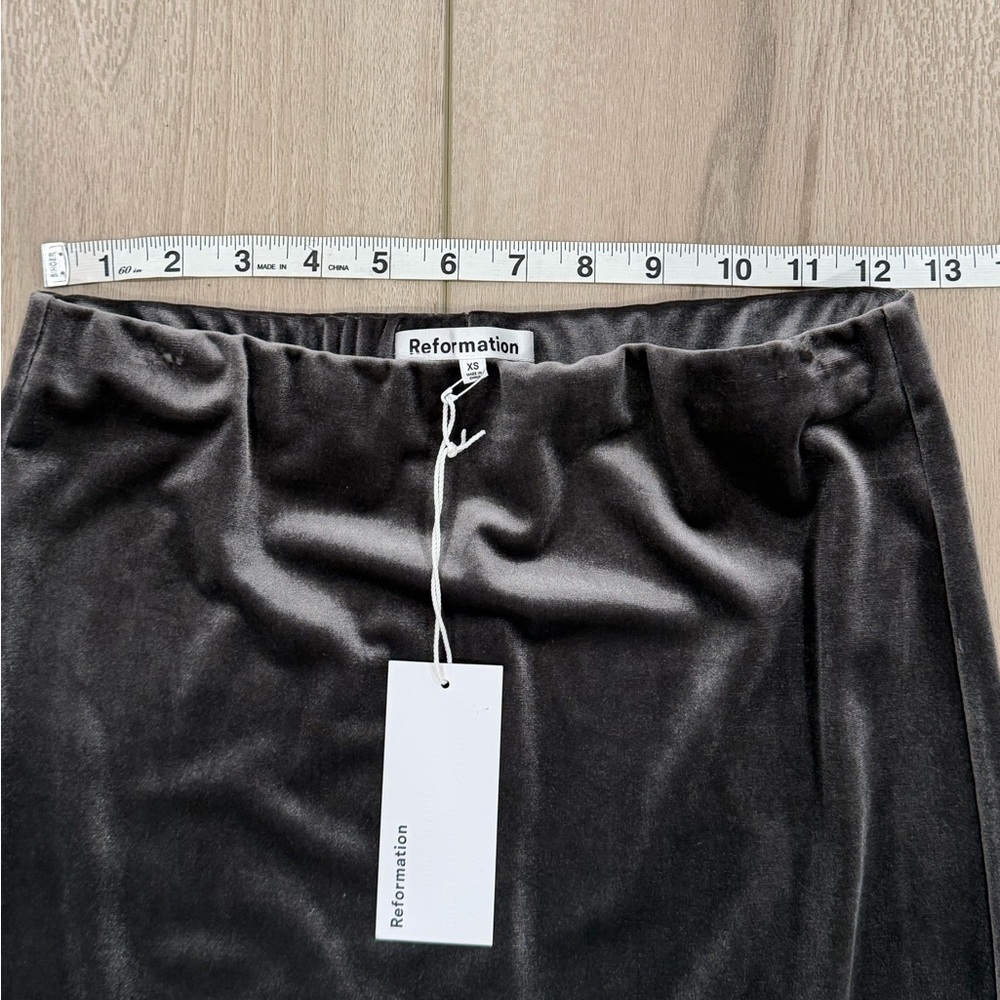 Reformation Women’s Maria Knit Skirt Velvet Stone Size XS $128 - Picture 6 of 10